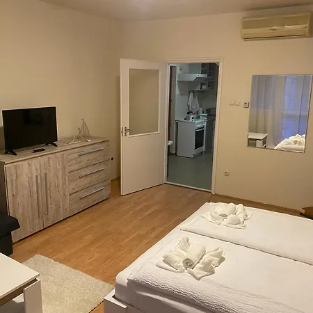 Petra Apartment *
